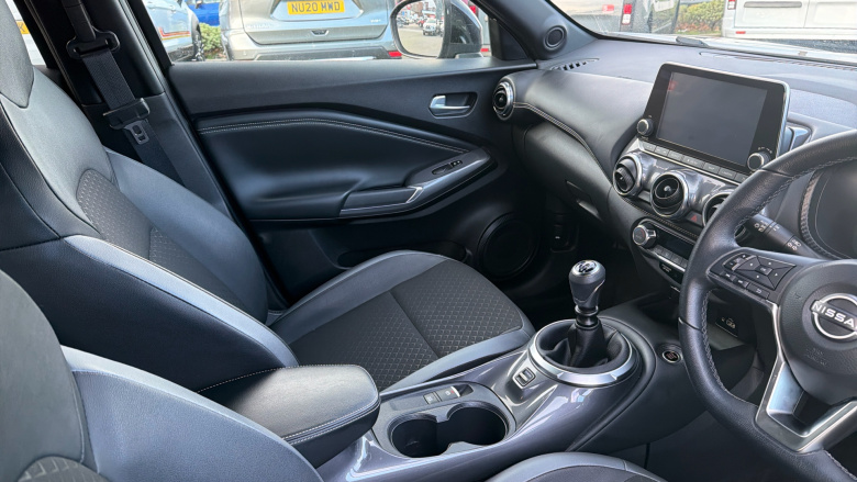 Nissan Juke 1.0 DiG-T 114 N-Connecta 5dr Petrol Hatchback